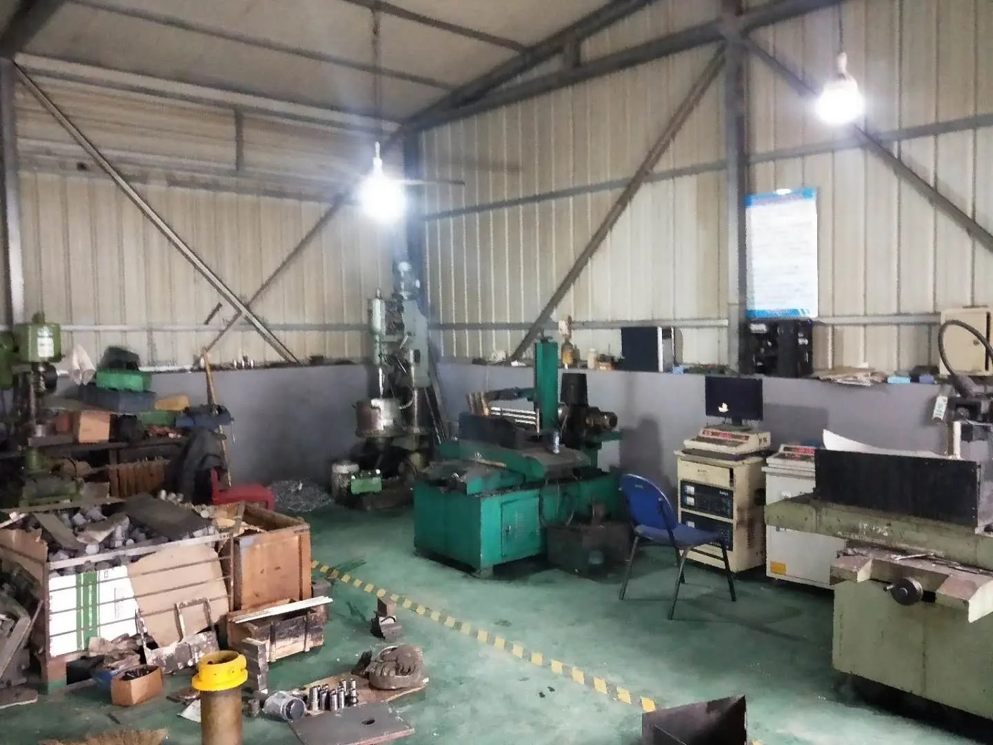 緊固件標(biāo)準(zhǔn)件生產(chǎn)車間展示